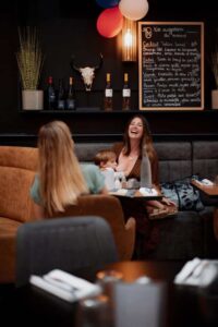 Allaiter en public grâce au soutien-gorge d'allaitement absorbant